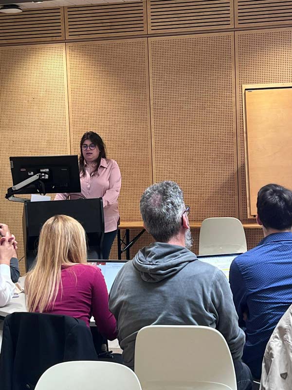 Rossella-Urgnani-presenting-HYDRA-project-status-at-M30-meeting-in-Lancaster